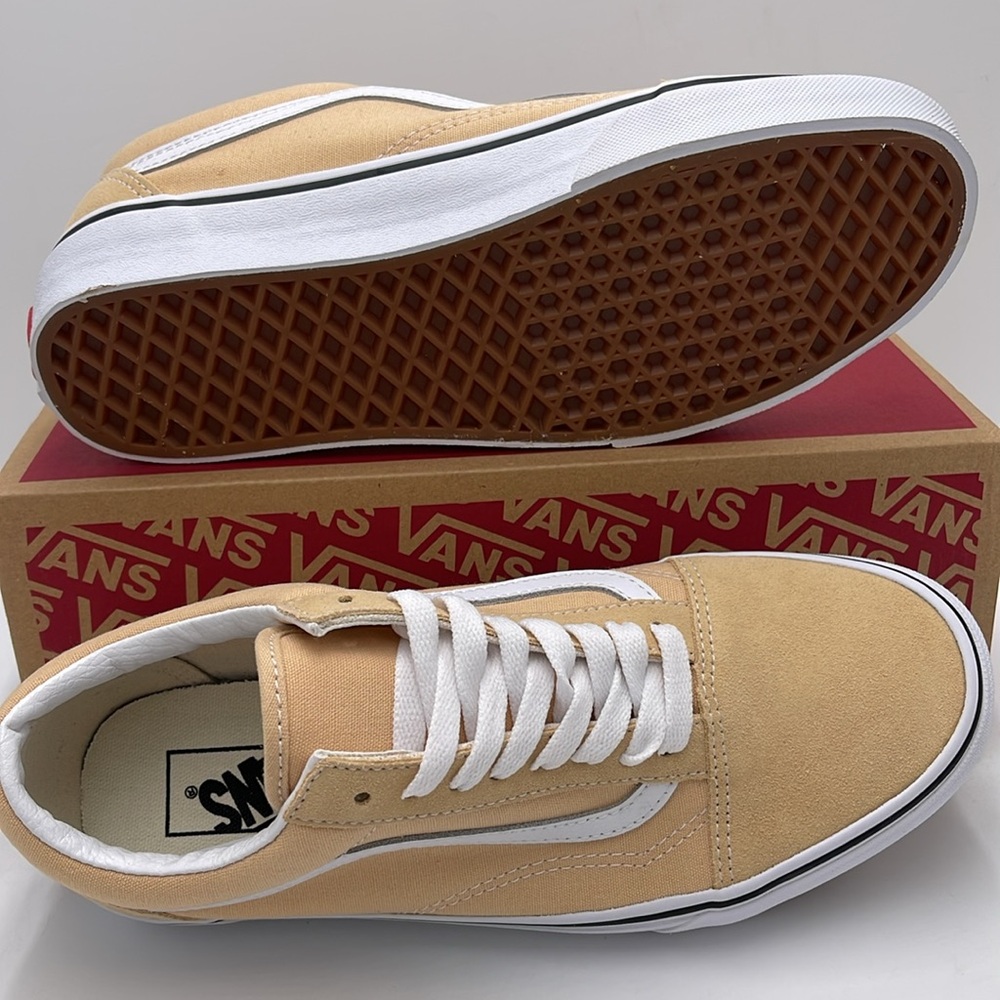 Vans WMNS Beige White Sneakers Old Skool
Color Theory Honey Peach
VN0007NTBLP - Picture 3 of 16